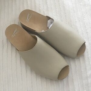NWOB DANSKO RAVYAN SLIDES